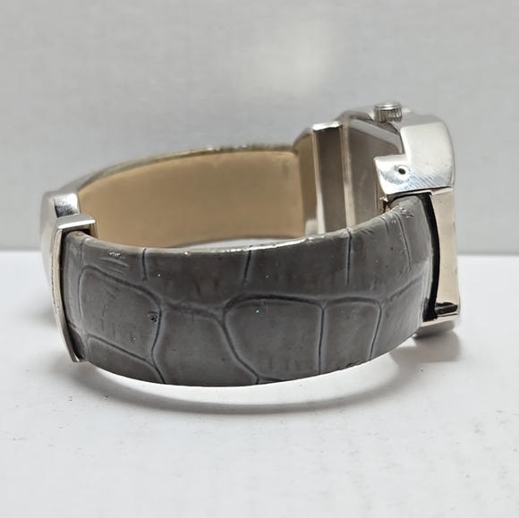 Womens Gruen Watch Silver Tone Rectangle Gray Hinged Open Cuff Band New Battery - Picture 9 of 10